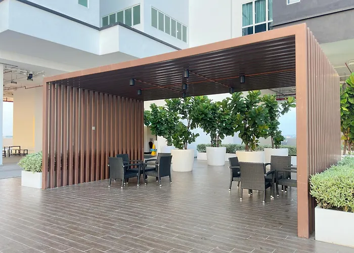 Seaview Amber Cove In Melaka Town